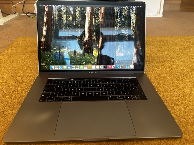 Apple MacBook Pro 15-inch 2018 Intel Core i7